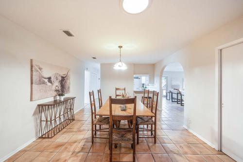 2702 Pegram