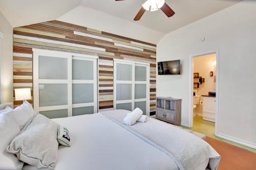 Welcome home to Anita Marie, charming north central Austin home.