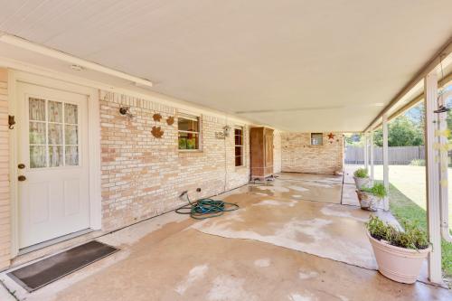 Welcome home to your corner cul de sac lot on Dover Place in Central Austin.