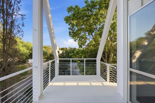 Wake by the Lakes at 1312 Hurst Hollow