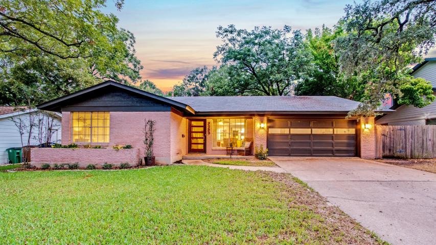 3203 Pinecrest