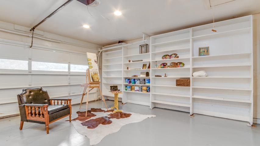 3203 Pinecrest