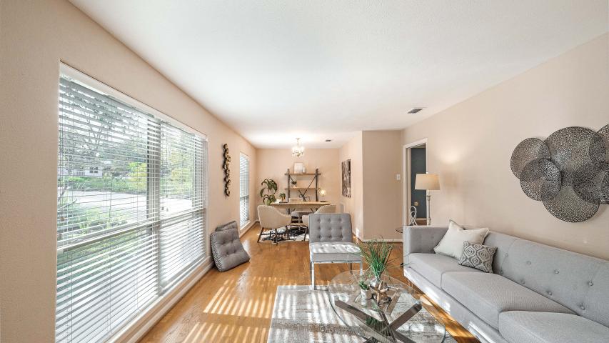 2702 Pegram