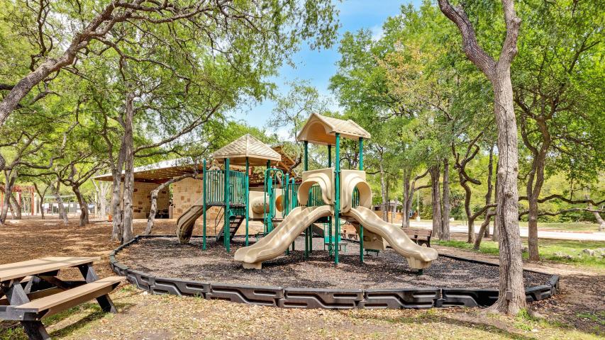 Close by community amenities to 12216 Alcanza.
