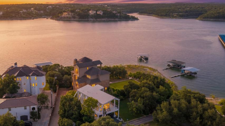 Wake by the Lakes at 1312 Hurst Hollow